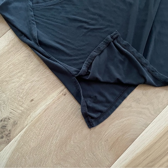 UA Women’s Long Sleeve Cut Out Athletic Top - Picture 6 of 6